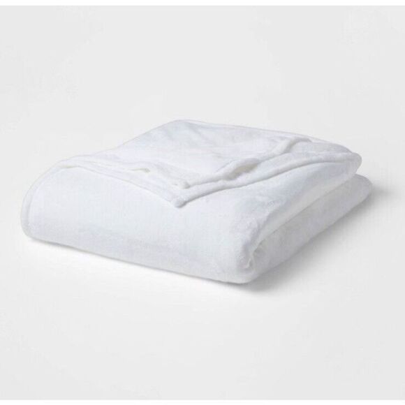 Room Essentials Plush Bed Blanket Throw - Picture 6 of 6